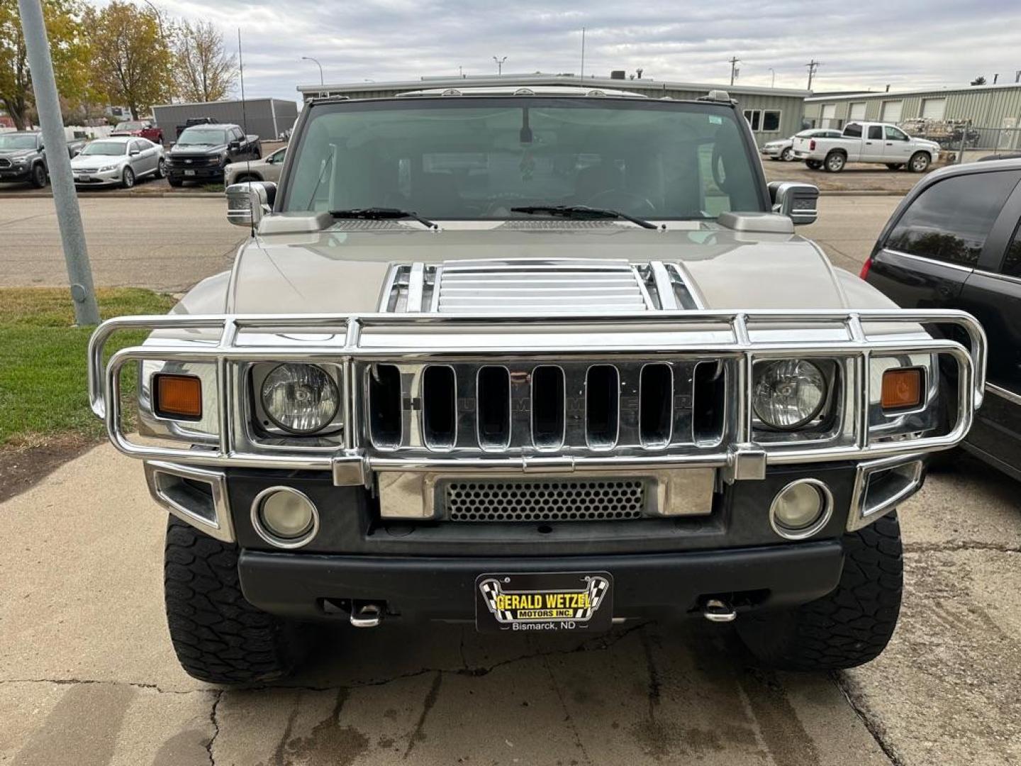 2005 SILVER HUMMER H2 SUT (5GRGN22U15H) with an 6.0L engine, Automatic transmission, located at 1030 S. 22nd St., Bismarck, ND, 58504, (701) 258-0022, 46.793560, -100.758118 - NICE CLEAN H2. 6.0 LITER. BLACK WHEEL SET ABOVE AVERAGE TIRES - Photo#11