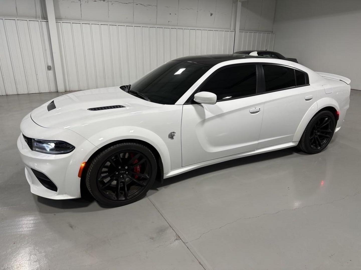 2021 WHITE DODGE CHARGER HELLCAT SRT HELLCAT (2C3CDXL91MH) with an 6.2L engine, Automatic transmission, located at 1030 S. 22nd St., Bismarck, ND, 58504, (701) 258-0022, 46.793560, -100.758118 - WIDE BODY HELLCAT. RED INTERIOR - Photo#2