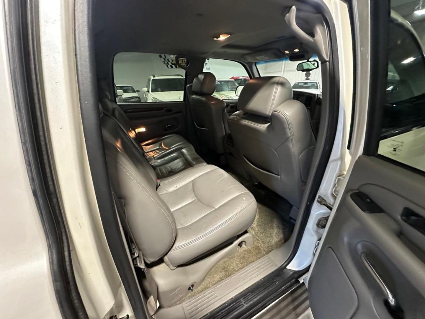 2003 CADILLAC ESCALADE EXT (3GYEK63N53G) with an 6.0L engine, Automatic transmission, located at 1030 S. 22nd St., Bismarck, ND, 58504, (701) 258-0022, 46.793560, -100.758118 - Photo#5