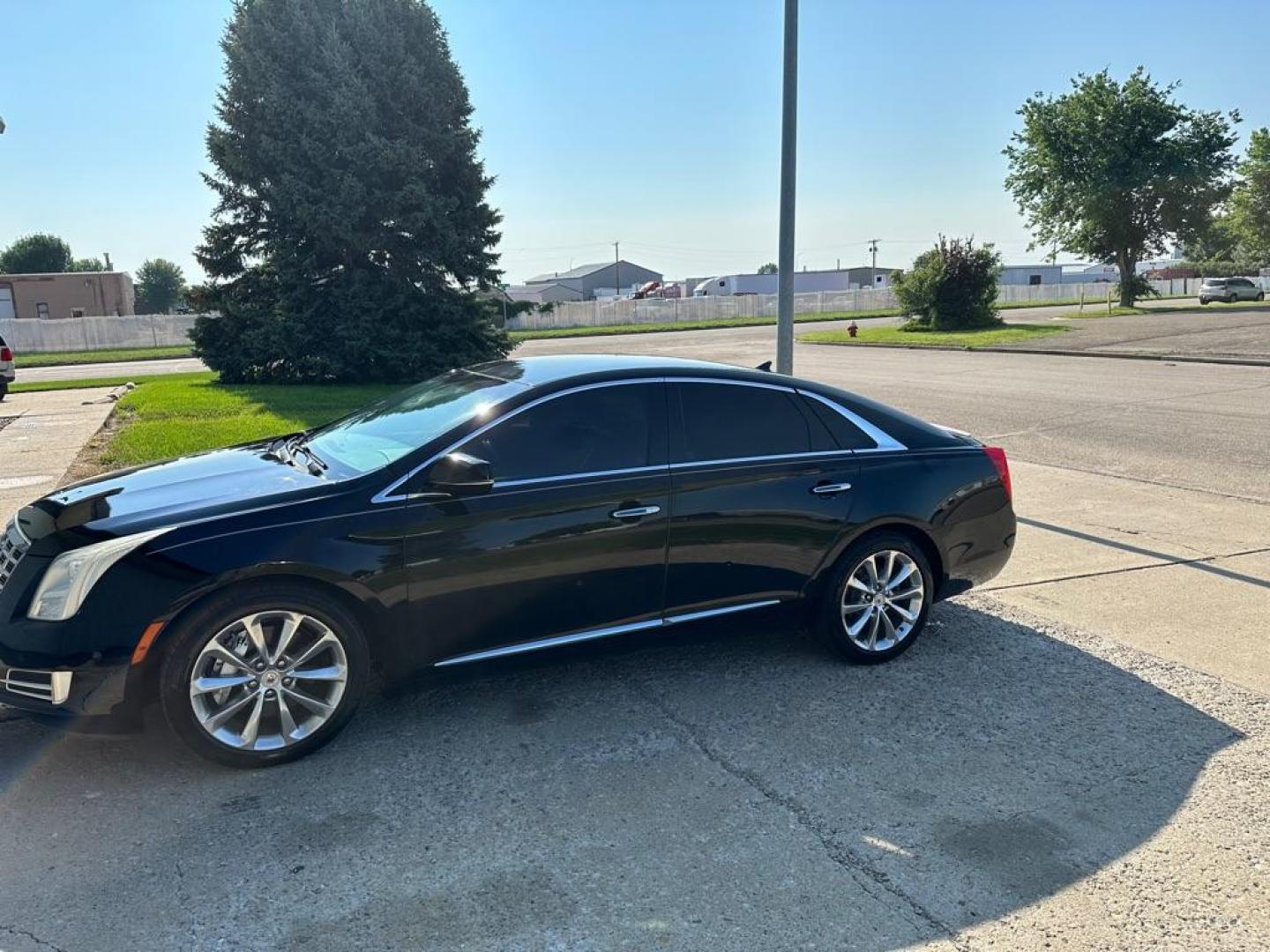 2014 BLACK CADILLAC XTS LUXURY COLLECTION (2G61M5S39E9) with an 3.6L engine, Automatic transmission, located at 1030 S. 22nd St., Bismarck, ND, 58504, (701) 258-0022, 46.793560, -100.758118 - FWD , REBUILT TRANMISSION, NEW STRUTS FRONT AND REAR. NICE CAR - Photo#0