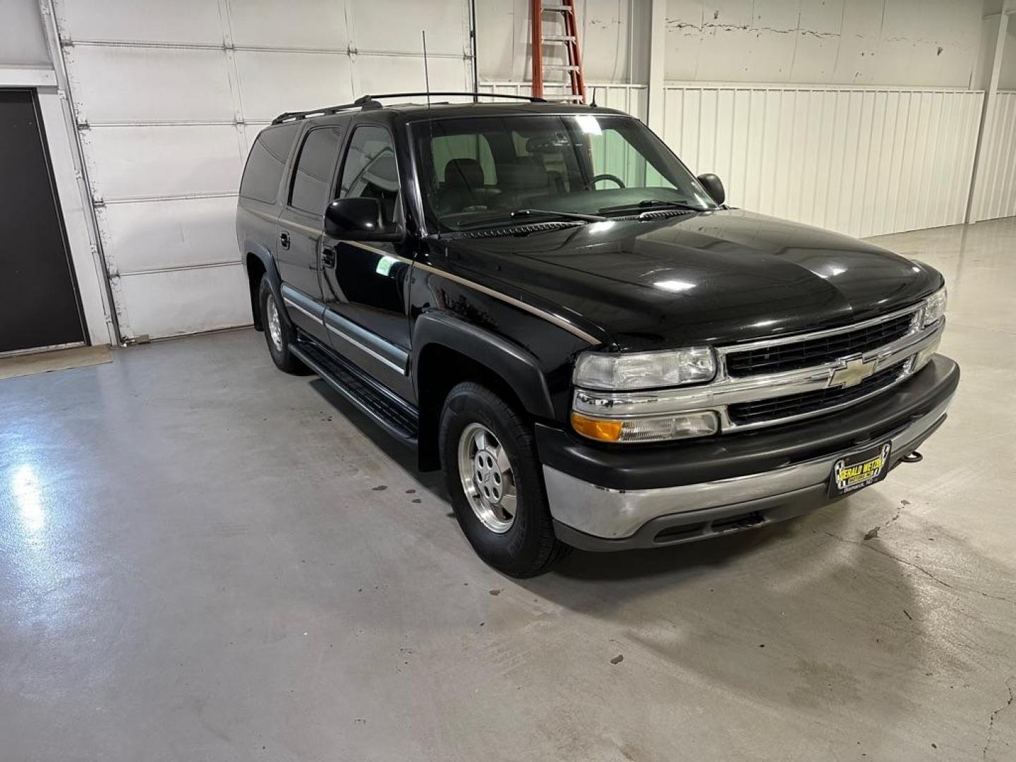 2002 BLACK CHEVROLET SUBURBAN 1500 (3GNFK16Z62G) with an 5.3L engine, Automatic transmission, located at 1030 S. 22nd St., Bismarck, ND, 58504, (701) 258-0022, 46.793560, -100.758118 - Photo#1