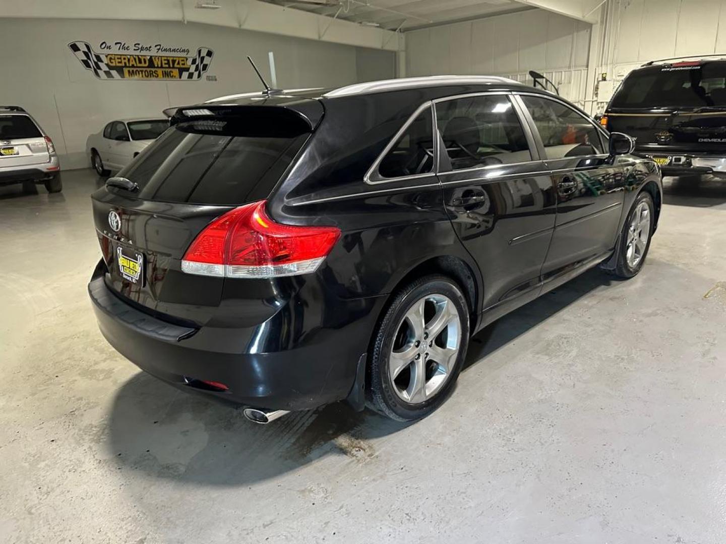 2010 BLACK TOYOTA VENZA (4T3ZK3BB9AU) with an 3.5L engine, Automatic transmission, located at 1030 S. 22nd St., Bismarck, ND, 58504, (701) 258-0022, 46.793560, -100.758118 - Photo#3