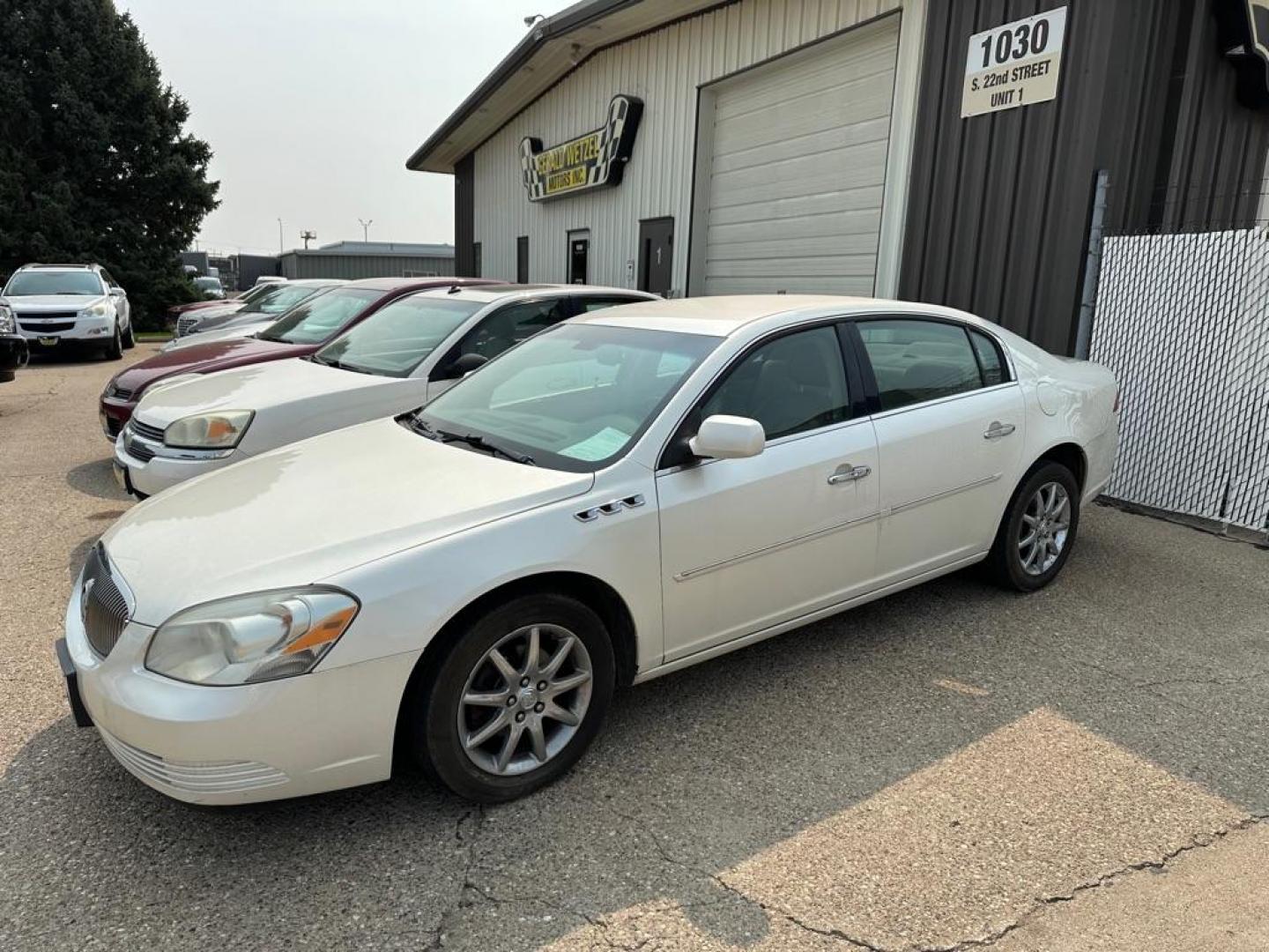 2008 WHITE BUICK LUCERNE CXL (1G4HD572X8U) with an 3.8L engine, Automatic transmission, located at 1030 S. 22nd St., Bismarck, ND, 58504, (701) 258-0022, 46.793560, -100.758118 - Photo#0