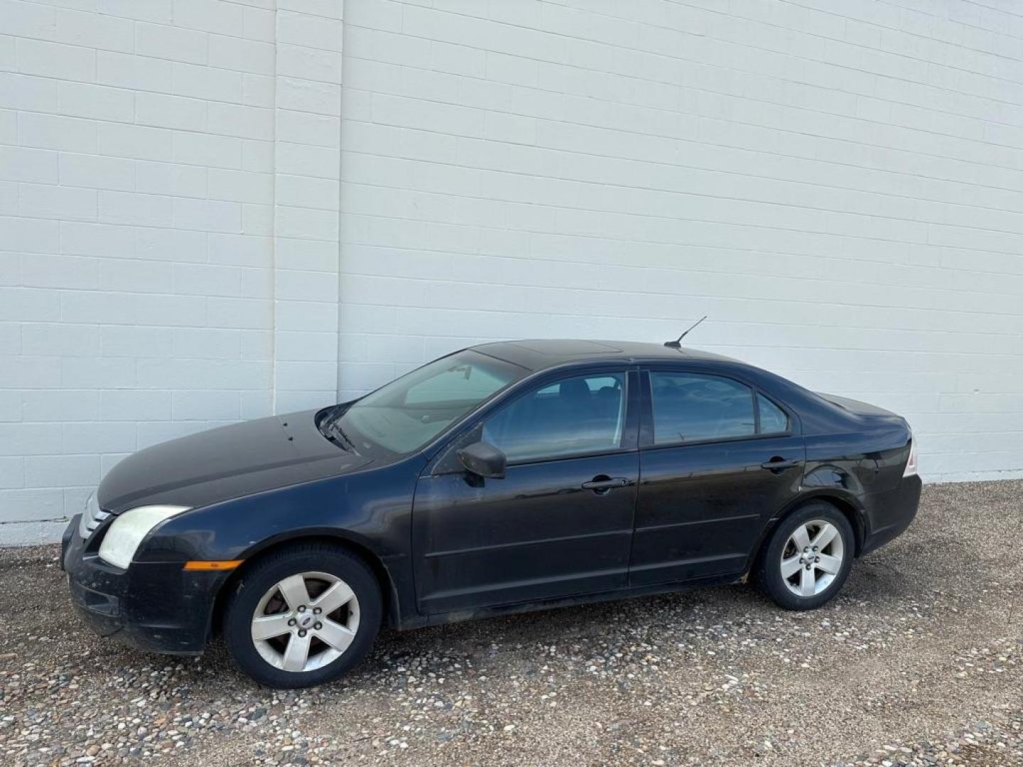 2008 GRAY FORD FUSION SE (3FAHP07Z28R) with an 2.3L engine, Automatic transmission, located at 1030 S. 22nd St., Bismarck, ND, 58504, (701) 258-0022, 46.793560, -100.758118 - THIS VEHICLE. REVERSE SHIFTS HARD. .THE FOCUS WILL BE SOLD AS IS - Photo#0