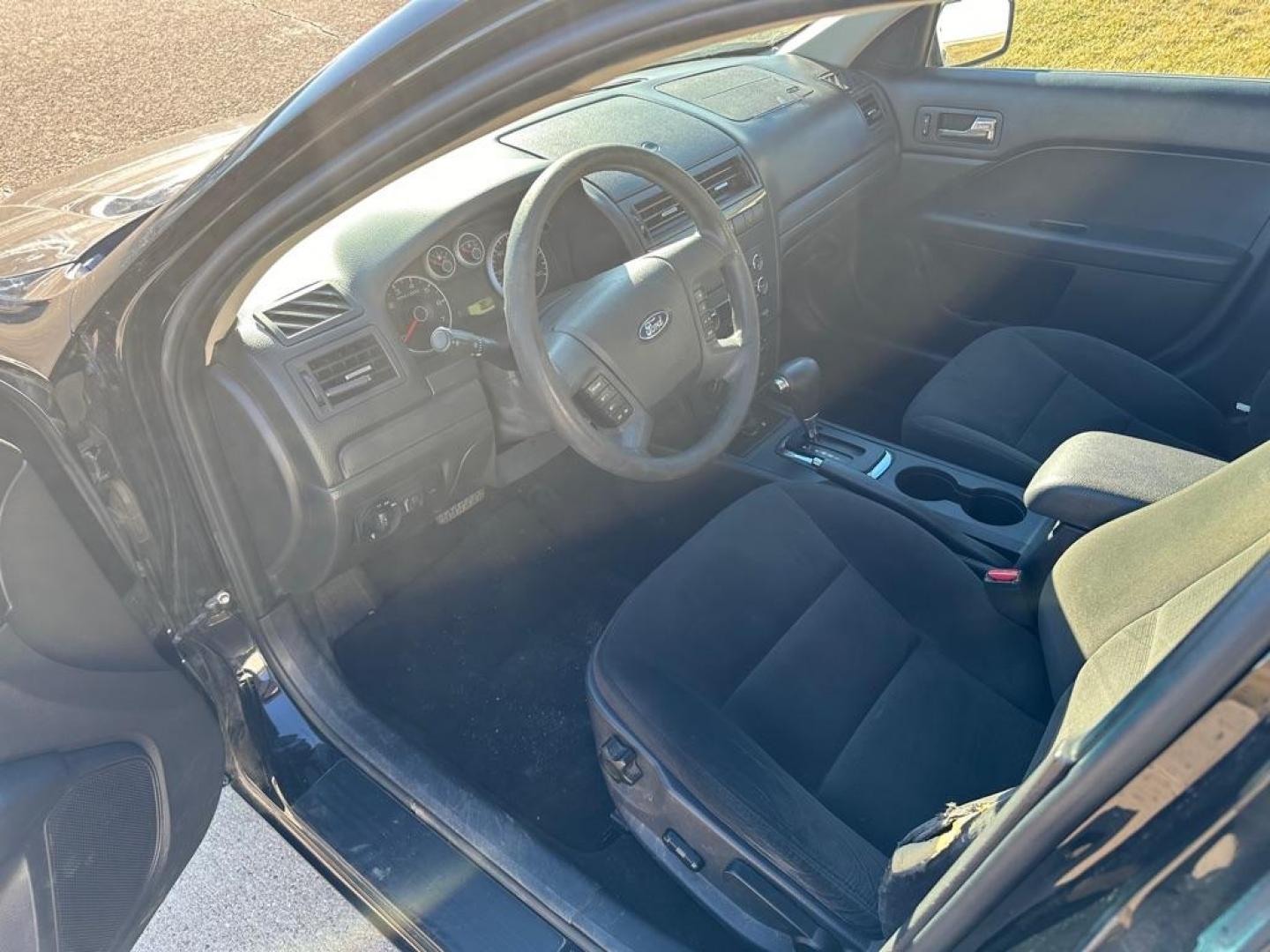 2008 GRAY FORD FUSION SE (3FAHP07Z28R) with an 2.3L engine, Automatic transmission, located at 1030 S. 22nd St., Bismarck, ND, 58504, (701) 258-0022, 46.793560, -100.758118 - THIS VEHICLE. REVERSE SHIFTS HARD. .THE FOCUS WILL BE SOLD AS IS - Photo#6