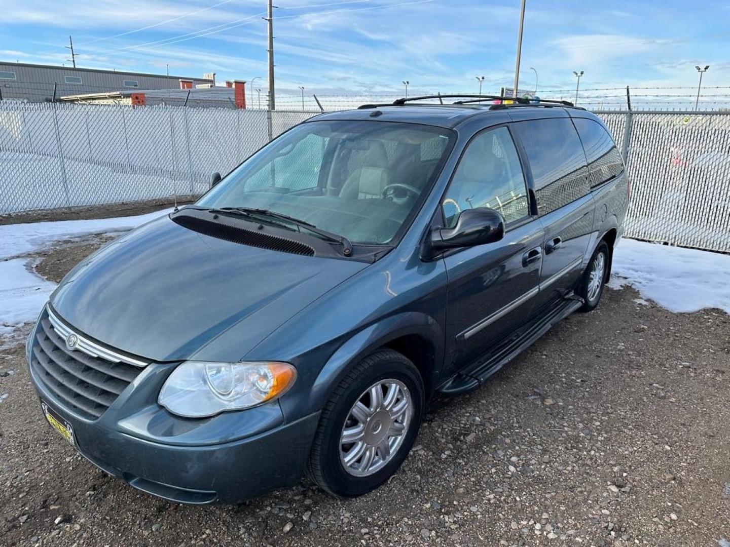 2007 GREY CHRYSLER TOWN and COUNTRY TOURING (2A4GP54L77R) with an 3.8L engine, Automatic transmission, located at 1030 S. 22nd St., Bismarck, ND, 58504, (701) 258-0022, 46.793560, -100.758118 - 3.8 LITER LOW MILES - Photo#0