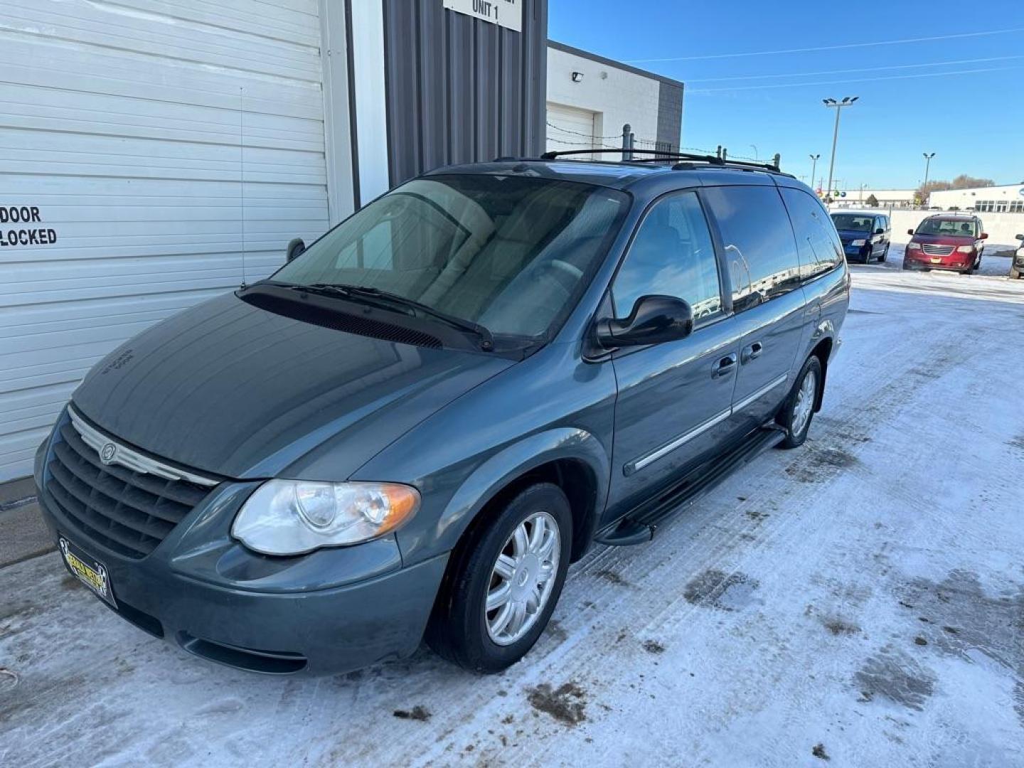 2007 GREY CHRYSLER TOWN and COUNTRY TOURING (2A4GP54L77R) with an 3.8L engine, Automatic transmission, located at 1030 S. 22nd St., Bismarck, ND, 58504, (701) 258-0022, 46.793560, -100.758118 - 3.8 LITER LOW MILES - Photo#1