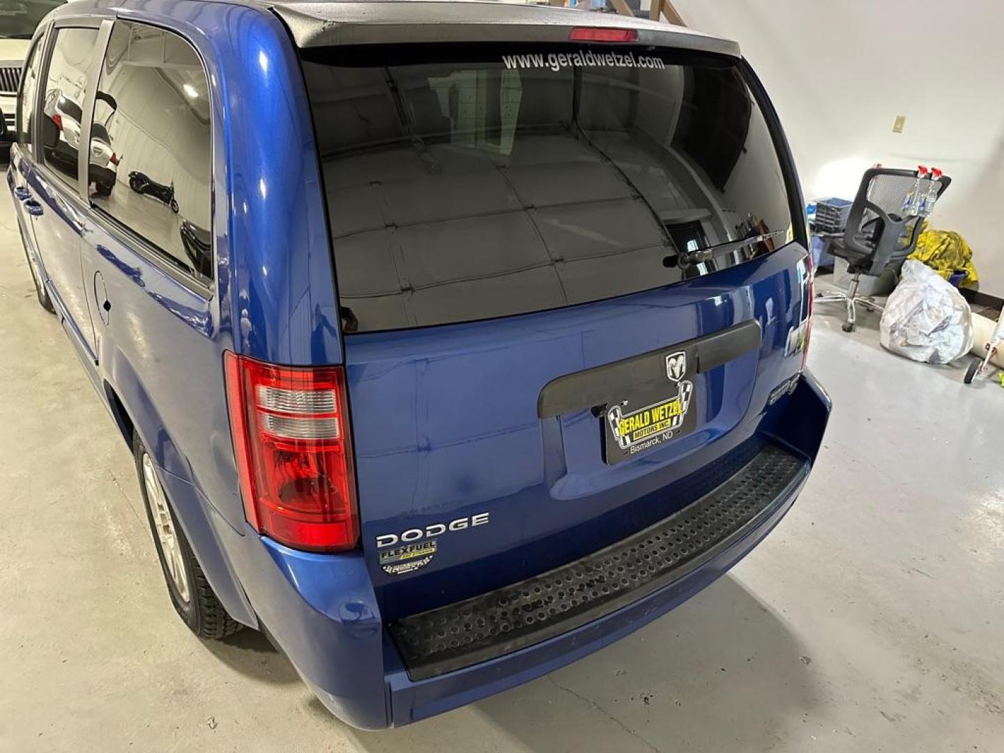 2010 BLUE DODGE GRAND CARAVAN SE (2D4RN4DE8AR) with an 3.3L engine, Automatic transmission, located at 1030 S. 22nd St., Bismarck, ND, 58504, (701) 258-0022, 46.793560, -100.758118 - Photo#2