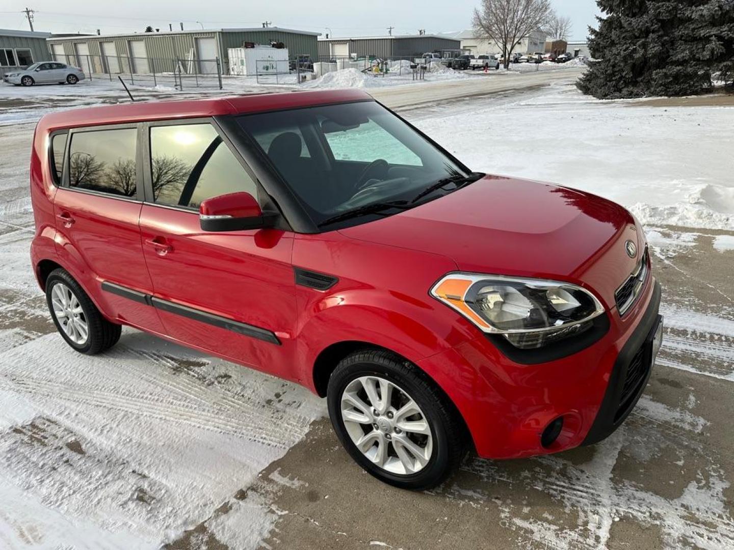 2013 RED KIA SOUL + (KNDJT2A63D7) with an 2.0L engine, Automatic transmission, located at 1030 S. 22nd St., Bismarck, ND, 58504, (701) 258-0022, 46.793560, -100.758118 - Photo#2