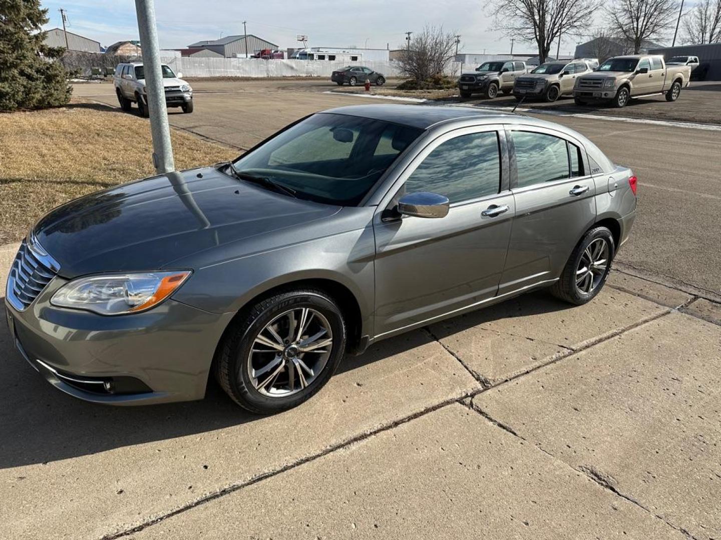 2012 GREY CHRYSLER 200 LIMITED (1C3CCBCG3CN) with an 3.6L engine, Automatic transmission, located at 1030 S. 22nd St., Bismarck, ND, 58504, (701) 258-0022, 46.793560, -100.758118 - Photo#0