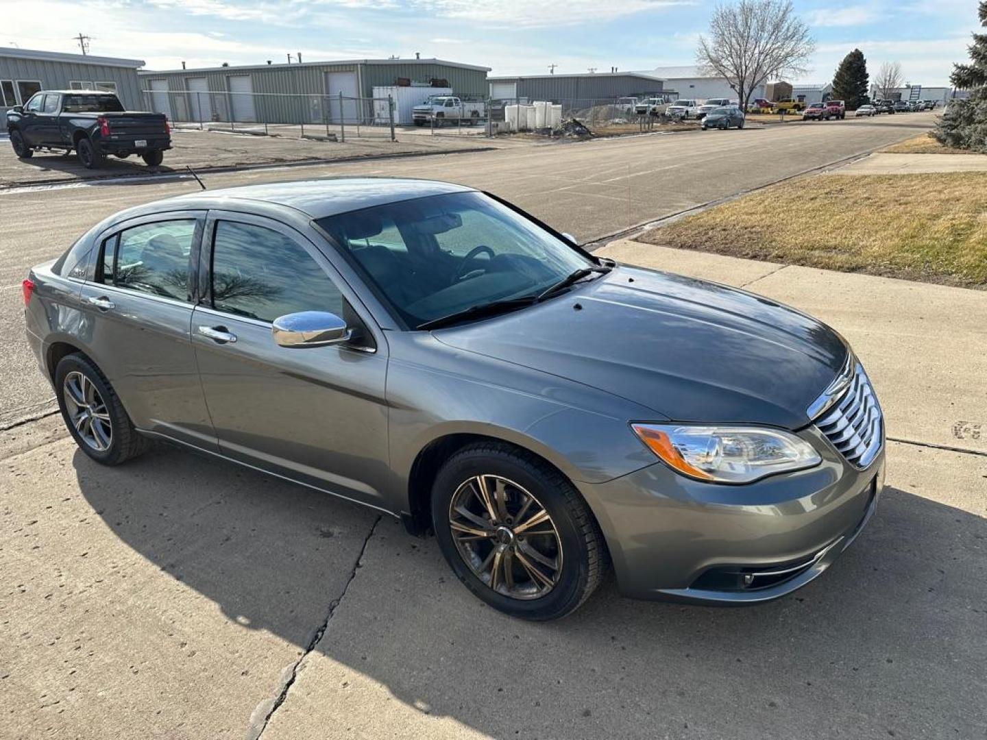 2012 GREY CHRYSLER 200 LIMITED (1C3CCBCG3CN) with an 3.6L engine, Automatic transmission, located at 1030 S. 22nd St., Bismarck, ND, 58504, (701) 258-0022, 46.793560, -100.758118 - Photo#2