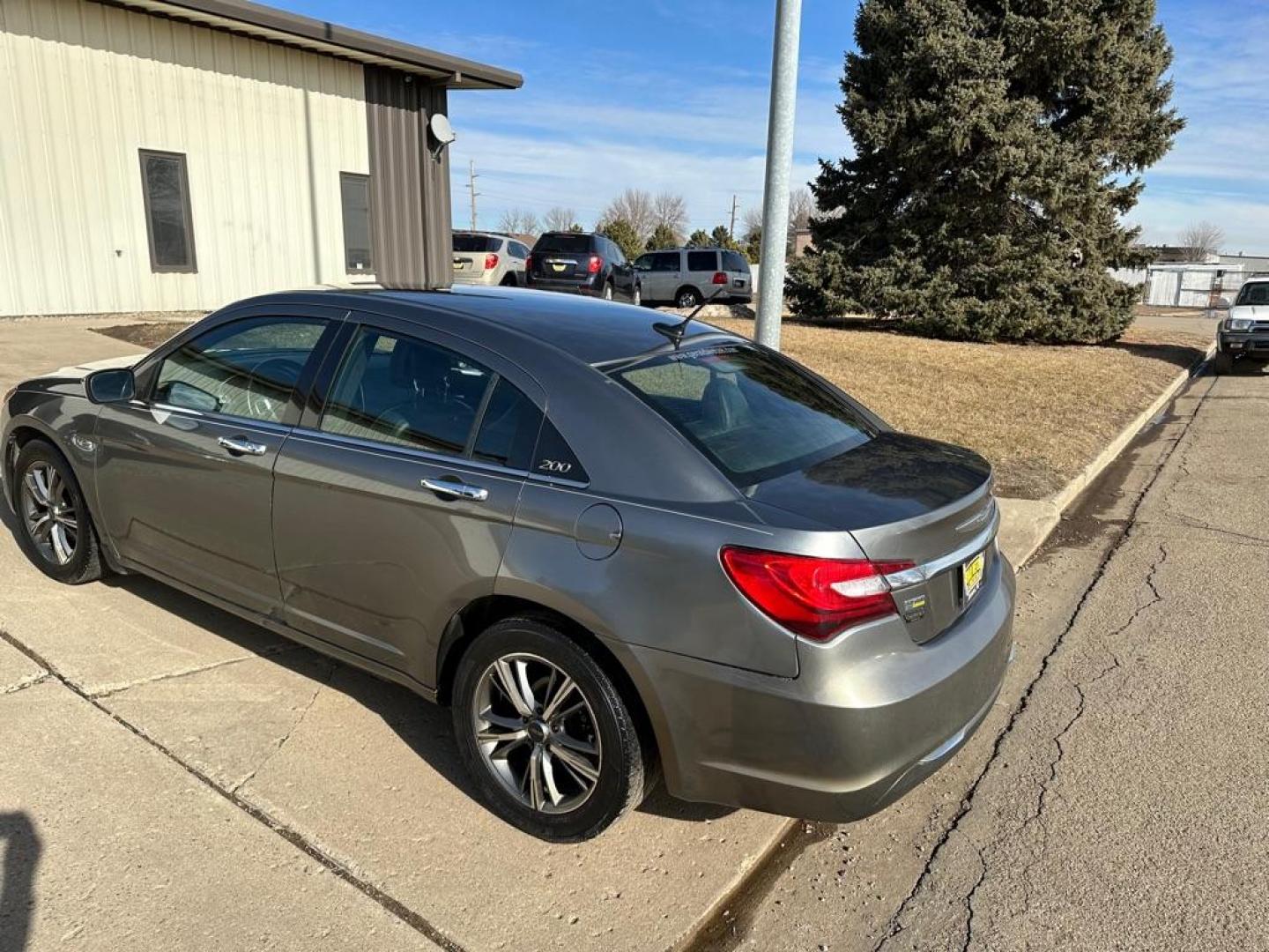 2012 GREY CHRYSLER 200 LIMITED (1C3CCBCG3CN) with an 3.6L engine, Automatic transmission, located at 1030 S. 22nd St., Bismarck, ND, 58504, (701) 258-0022, 46.793560, -100.758118 - Photo#3