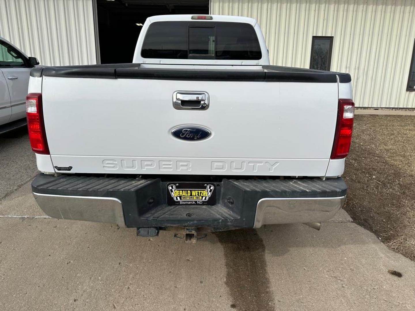 2008 WHITE FORD F350 SRW SUPER DUTY (1FTWW31R28E) with an 6.4L engine, Automatic transmission, located at 1030 S. 22nd St., Bismarck, ND, 58504, (701) 258-0022, 46.793560, -100.758118 - Photo#2