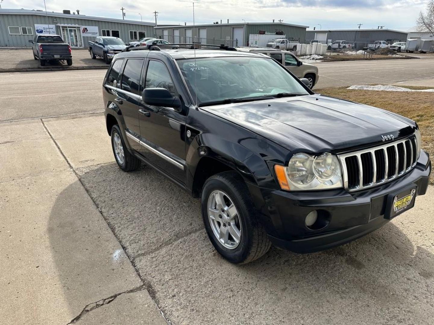 2006 BLACK JEEP GRAND CHEROKEE LIMITED (1J4HR58N36C) with an 4.7L engine, Automatic transmission, located at 1030 S. 22nd St., Bismarck, ND, 58504, (701) 258-0022, 46.793560, -100.758118 - Photo#1