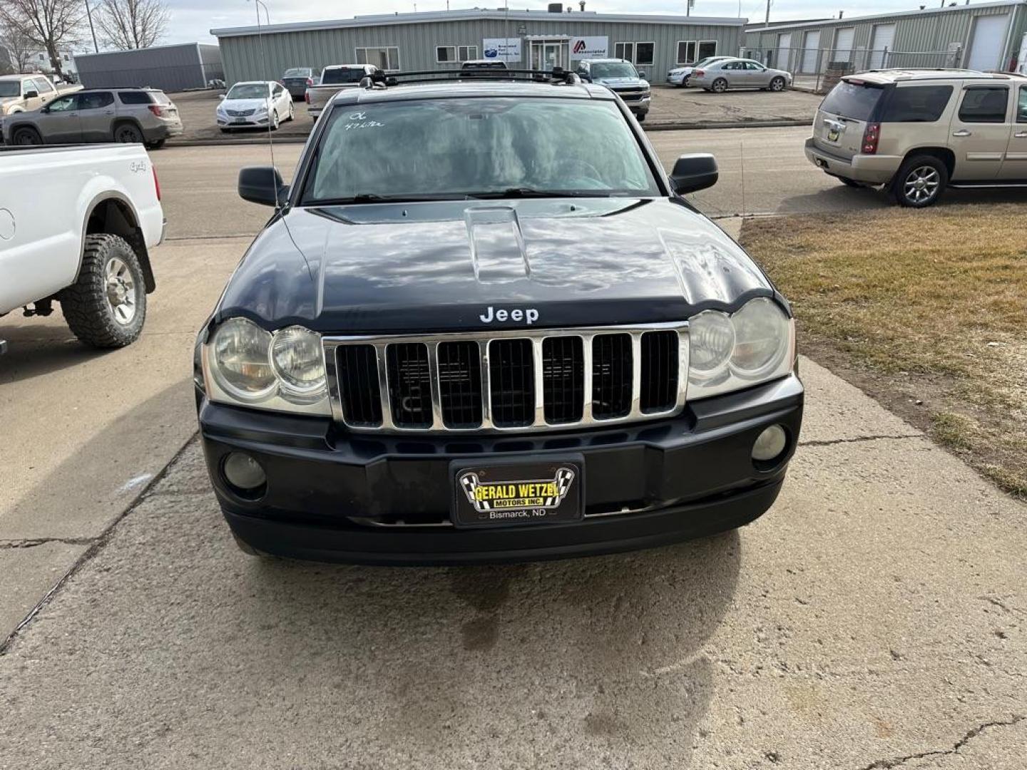 2006 BLACK JEEP GRAND CHEROKEE LIMITED (1J4HR58N36C) with an 4.7L engine, Automatic transmission, located at 1030 S. 22nd St., Bismarck, ND, 58504, (701) 258-0022, 46.793560, -100.758118 - Photo#2