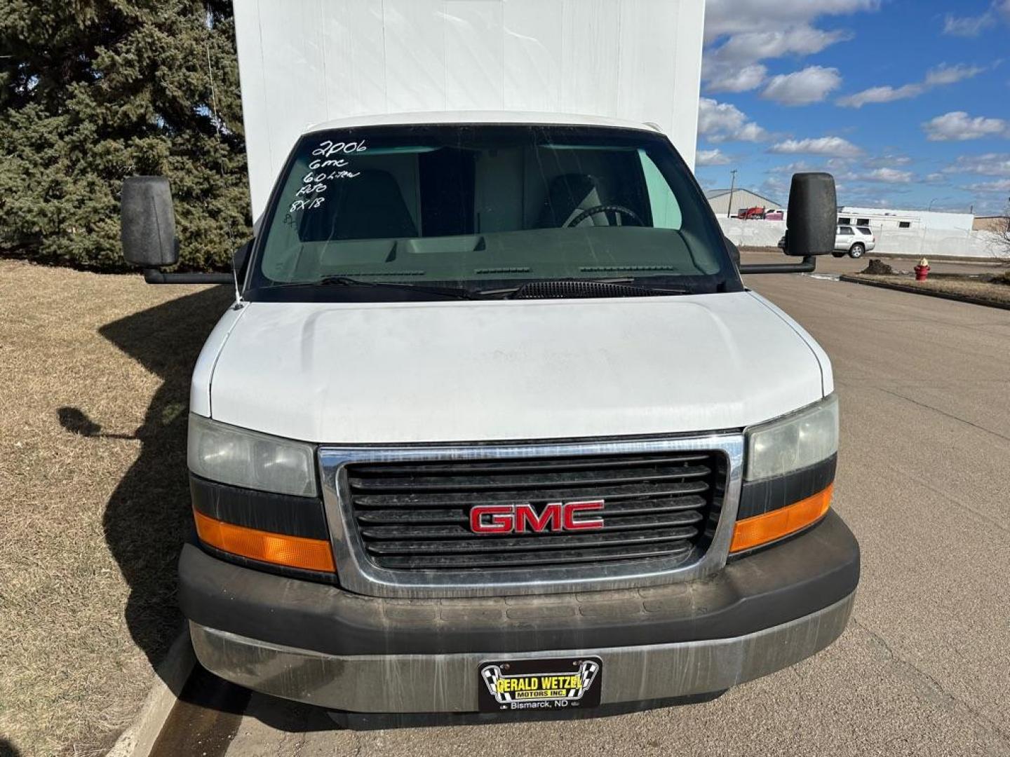 2006 WHITE GMC SAVANA CUTAWAY G3500 (1GDJG31U061) with an 6.0L engine, Automatic transmission, located at 1030 S. 22nd St., Bismarck, ND, 58504, (701) 258-0022, 46.793560, -100.758118 - Photo#11