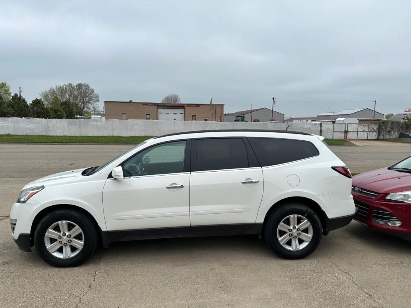 2011 SILVER CHEVROLET TRAVERSE LT (1GNKVGED6BJ) with an 3.6L engine, Automatic transmission, located at 1030 S. 22nd St., Bismarck, ND, 58504, (701) 258-0022, 46.793560, -100.758118 - Photo#0