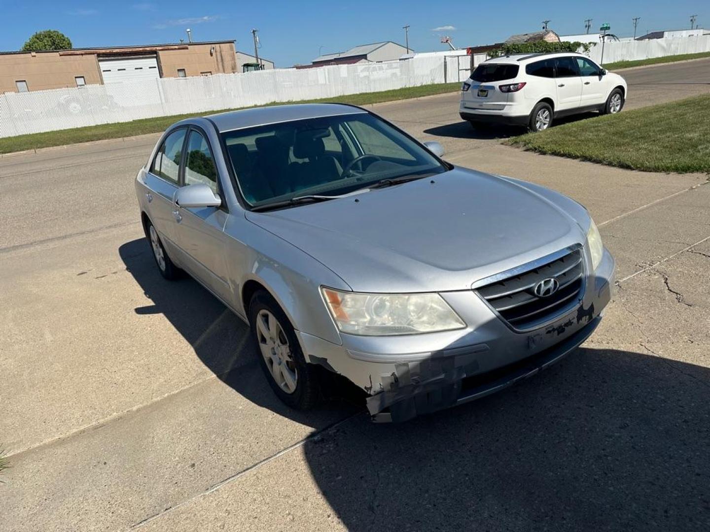 2009 SILVER HYUNDAI SONATA GLS (5NPET46F09H) with an 3.3L engine, Automatic transmission, located at 1030 S. 22nd St., Bismarck, ND, 58504, (701) 258-0022, 46.793560, -100.758118 - LIGHT DAMAGE R SIDE FRONT VALANCCE - Photo#1