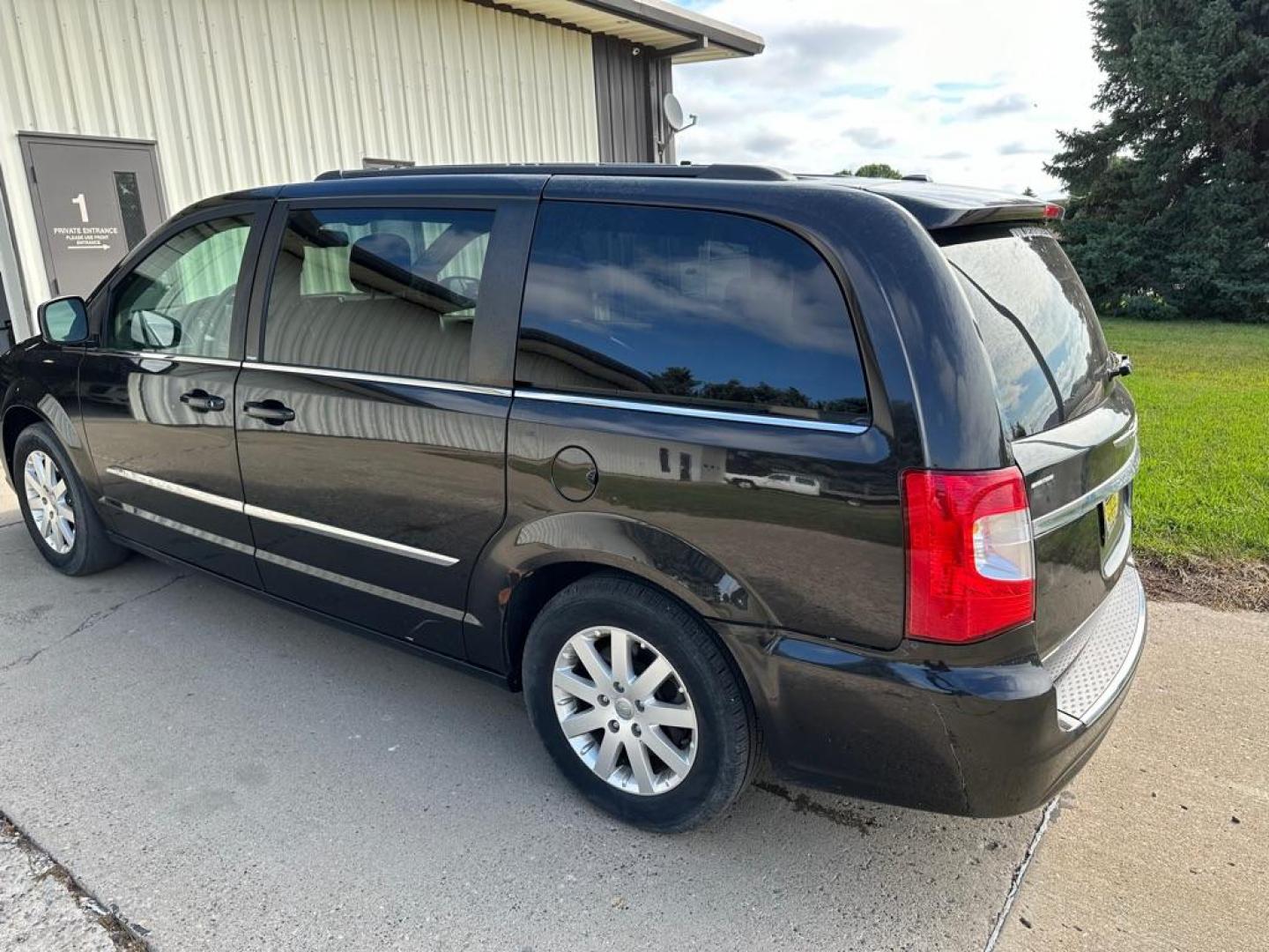 2014 BROWN CHRYSLER TOWN and COUNTRY TOURING (2C4RC1BG8ER) with an 3.6L engine, Automatic transmission, located at 1030 S. 22nd St., Bismarck, ND, 58504, (701) 258-0022, 46.793560, -100.758118 - Photo#1