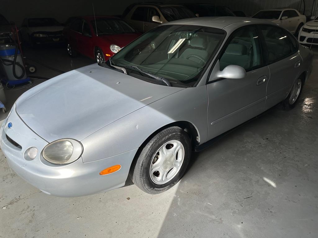 photo of 1996 FORD TAURUS GL