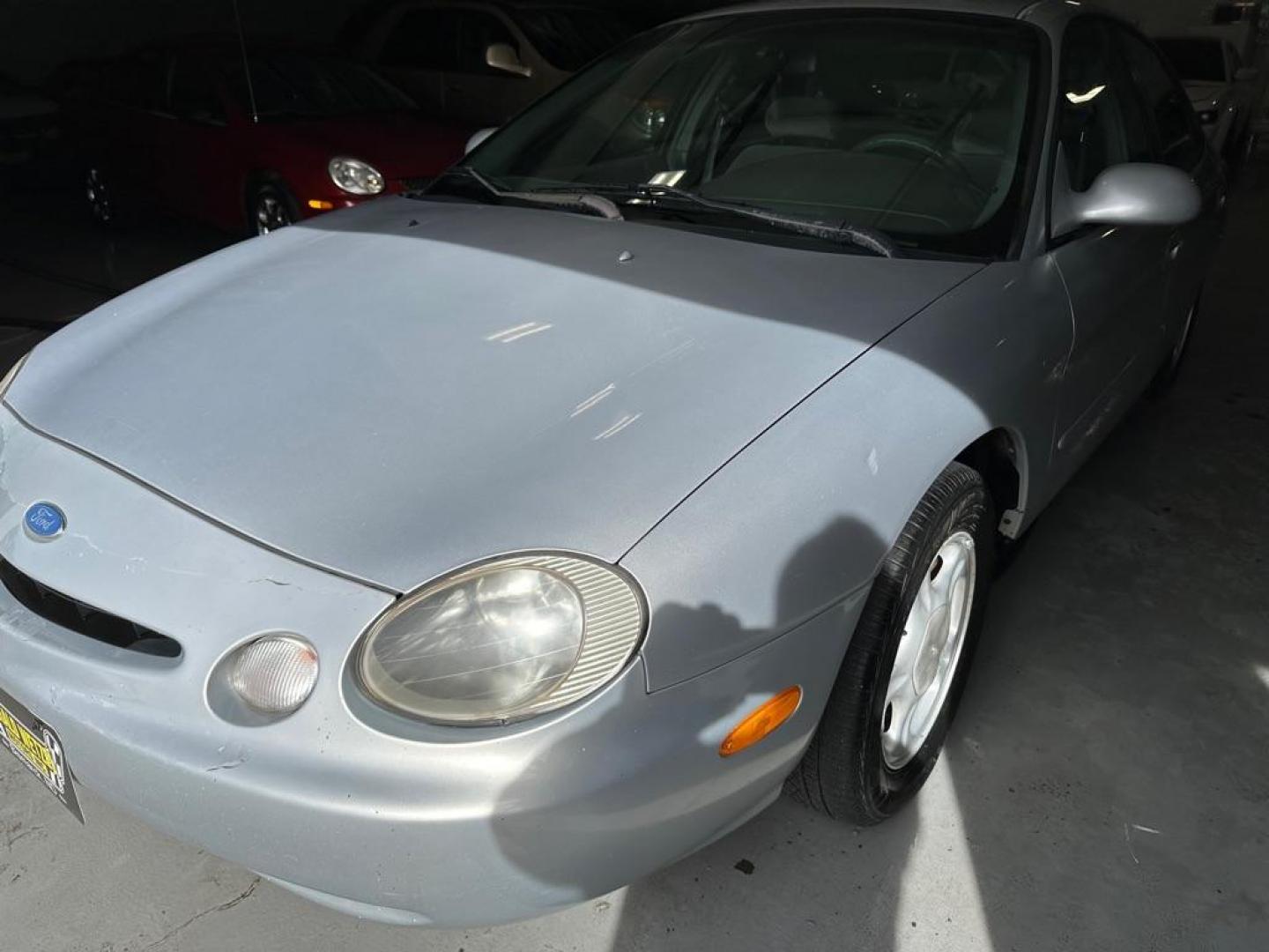 1996 SILVER FORD TAURUS GL (1FALP52U3TG) with an 3.0L engine, Automatic transmission, located at 1030 S. 22nd St., Bismarck, ND, 58504, (701) 258-0022, 46.793560, -100.758118 - Photo#2