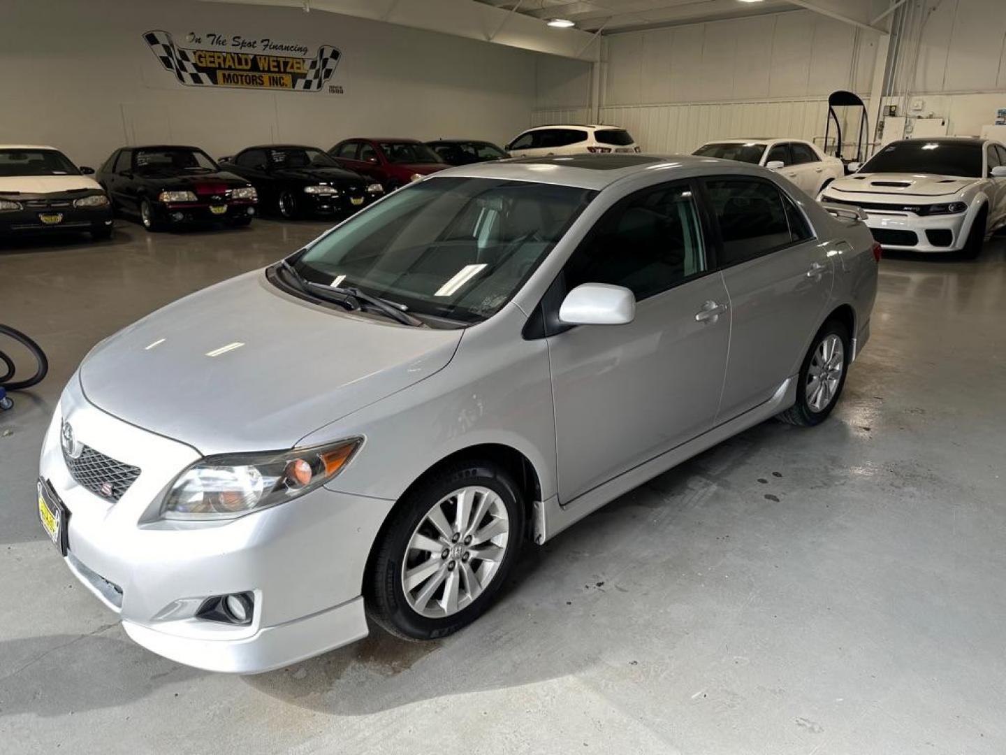 2009 SILVER TOYOTA COROLLA BASE (1NXBU40E49Z) with an 1.8L engine, Automatic transmission, located at 1030 S. 22nd St., Bismarck, ND, 58504, (701) 258-0022, 46.793560, -100.758118 - Photo#0