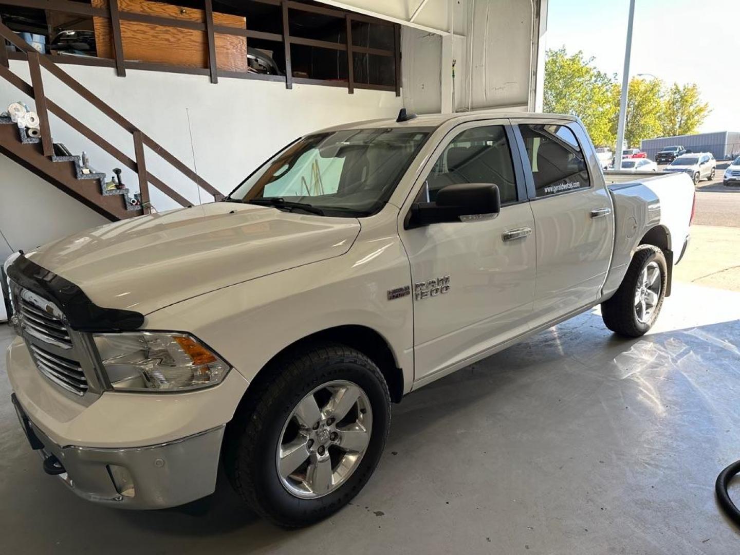 2016 WHITE RAM 1500 SLT (3C6RR7LT7GG) with an 5.7L engine, Automatic transmission, located at 1030 S. 22nd St., Bismarck, ND, 58504, (701) 258-0022, 46.793560, -100.758118 - Photo#0