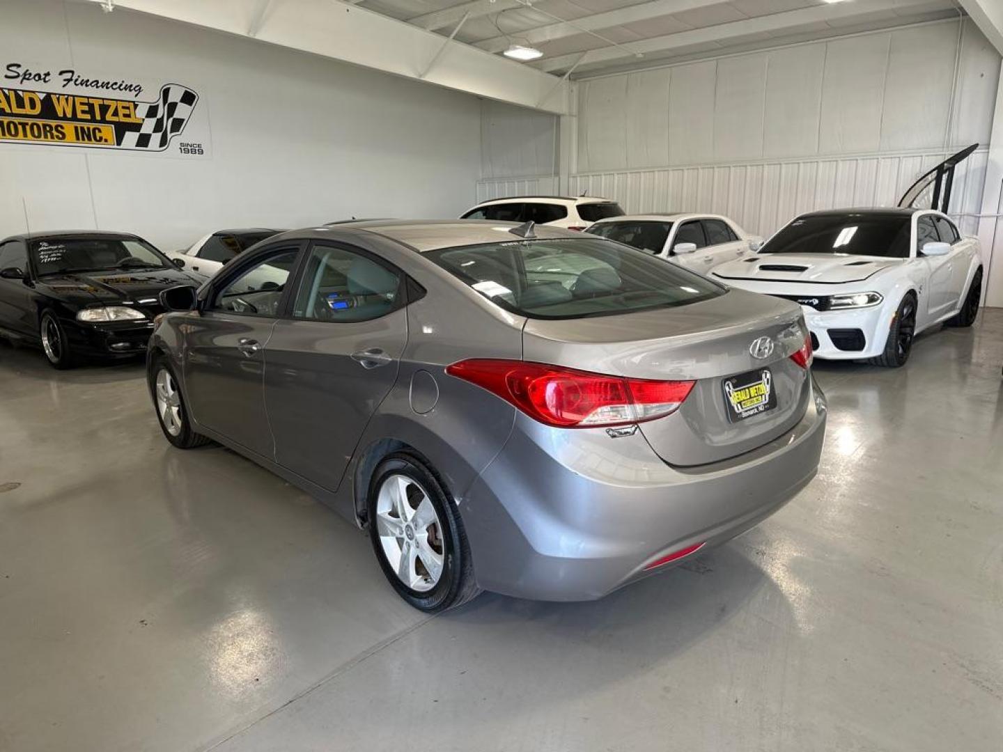 2013 SILVER HYUNDAI ELANTRA GLS (KMHDH4AE5DU) with an 1.8L engine, Automatic transmission, located at 1030 S. 22nd St., Bismarck, ND, 58504, (701) 258-0022, 46.793560, -100.758118 - Photo#3