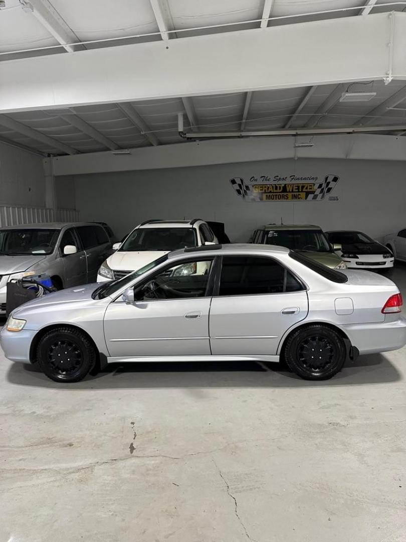 2001 GREY HONDA ACCORD EX (JHMCG56631C) with an 2.3L engine, Automatic transmission, located at 1030 S. 22nd St., Bismarck, ND, 58504, (701) 258-0022, 46.793560, -100.758118 - NEW STUDED TIRES - Photo#0