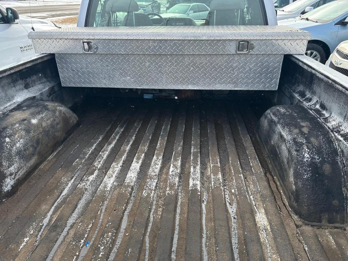 1996 GMC SIERRA K1500 (2GTEK19W1T1) with an 4.3L engine, Automatic transmission, located at 1030 S. 22nd St., Bismarck, ND, 58504, (701) 258-0022, 46.793560, -100.758118 - Photo#5