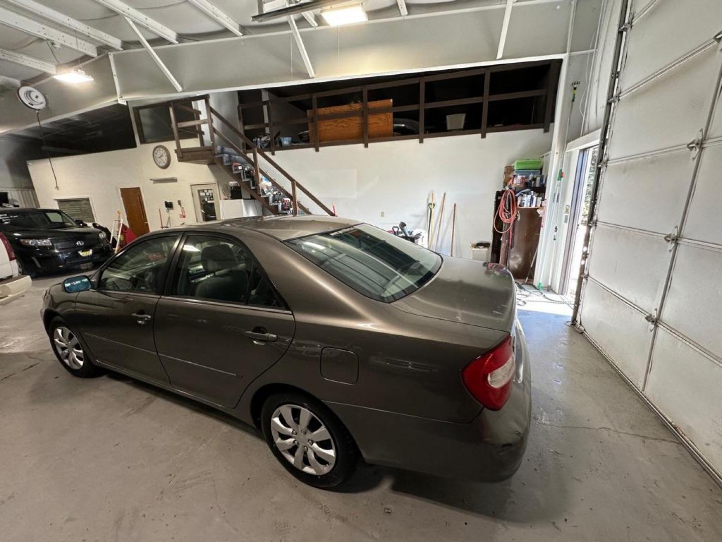 2002 TOYOTA CAMRY LE (4T1BE32K12U) with an 2.4L engine, Automatic transmission, located at 1030 S. 22nd St., Bismarck, ND, 58504, (701) 258-0022, 46.793560, -100.758118 - Photo#2