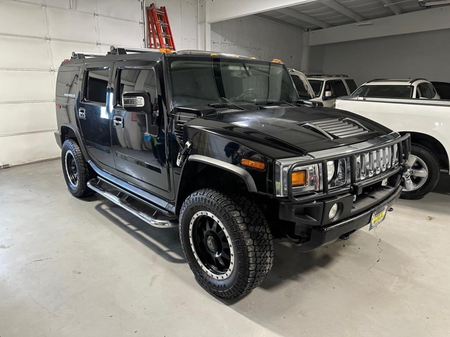 2007 HUMMER H2 (5GRGN23U17H) with an 6.0L engine, Automatic transmission, located at 1030 S. 22nd St., Bismarck, ND, 58504, (701) 258-0022, 46.793560, -100.758118 - OH WOW! IT BEAUTIFUL - Photo#3