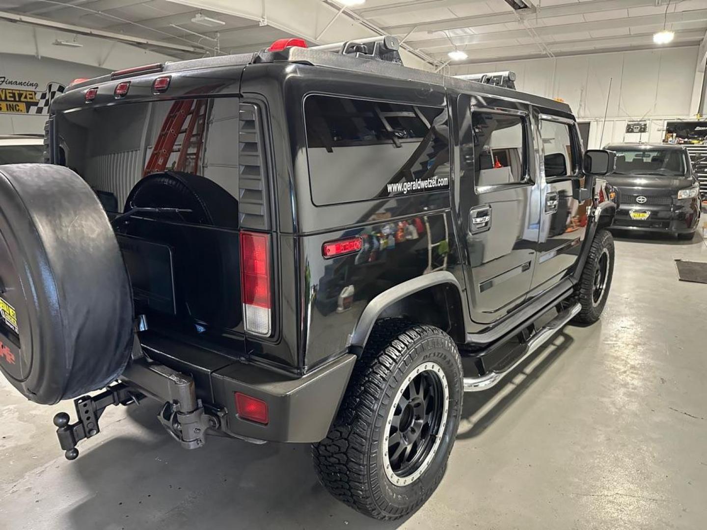 2007 HUMMER H2 (5GRGN23U17H) with an 6.0L engine, Automatic transmission, located at 1030 S. 22nd St., Bismarck, ND, 58504, (701) 258-0022, 46.793560, -100.758118 - OH WOW! IT BEAUTIFUL - Photo#4