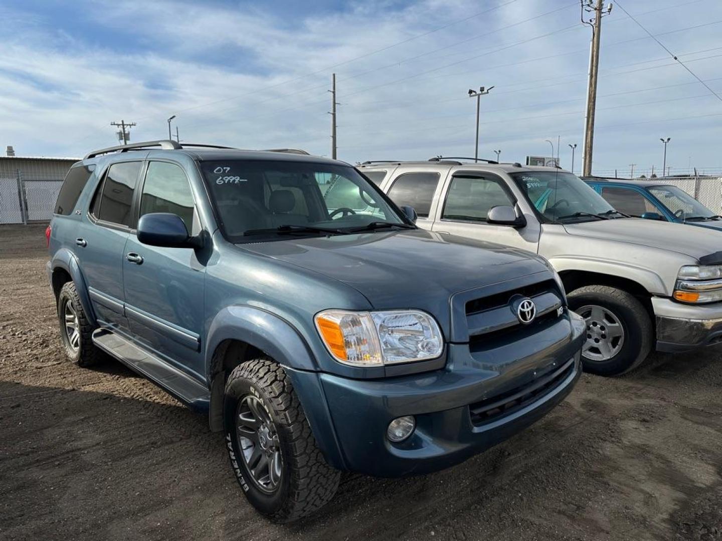 2007 BLUE TOYOTA SEQUOIA SR5 (5TDBT44A57S) with an 4.7L engine, Automatic transmission, located at 1030 S. 22nd St., Bismarck, ND, 58504, (701) 258-0022, 46.793560, -100.758118 - Photo#1