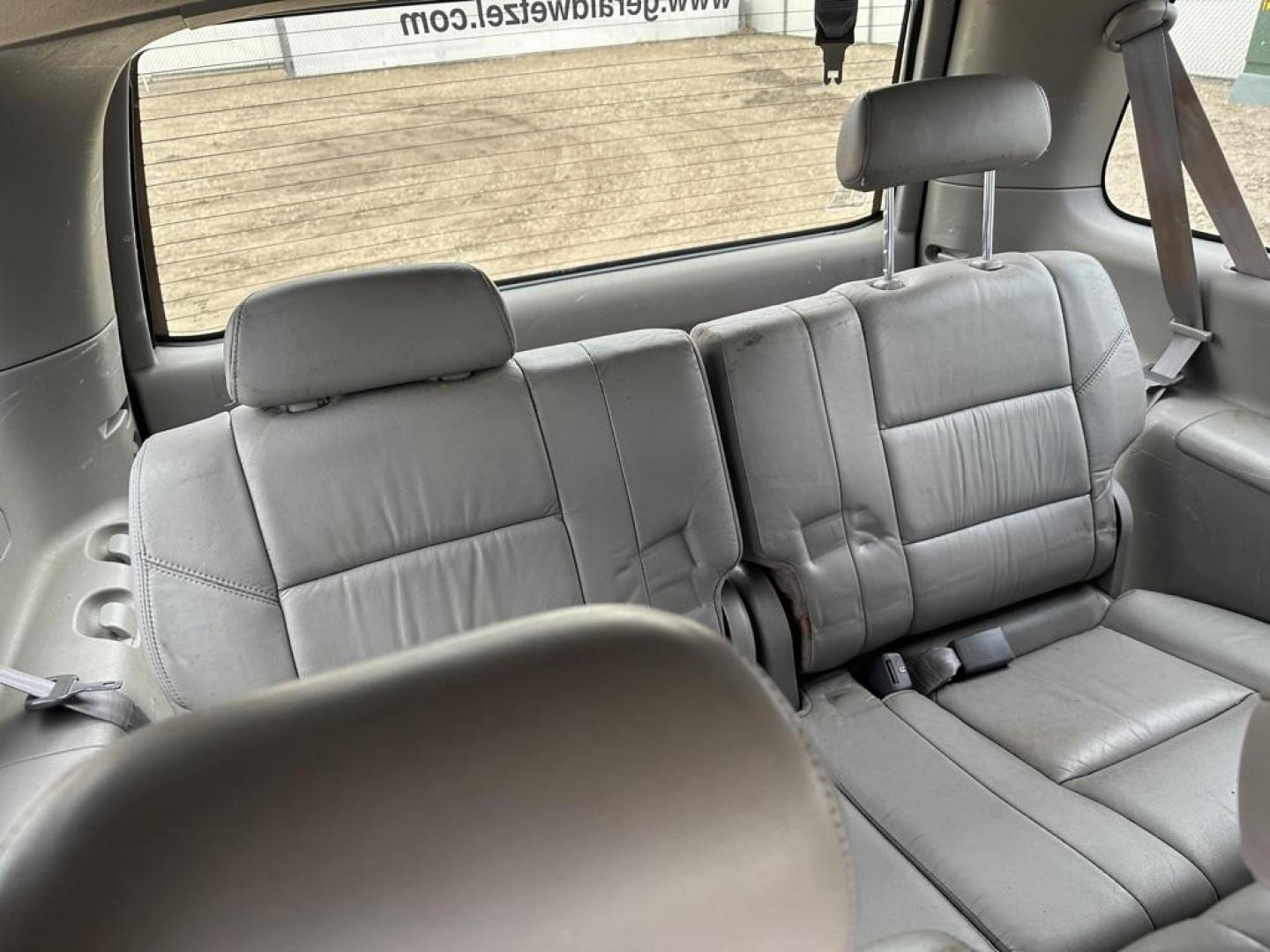 2003 Toyota Sequoia SR5 - Photo 6